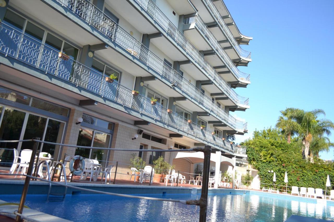 Wave Hotel Acireale Exteriér fotografie